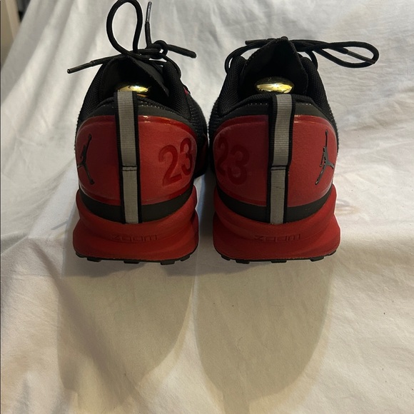 Air Jordan Zoom Tenacity 'Bred' Training Shoe - Picture 4 of 8
